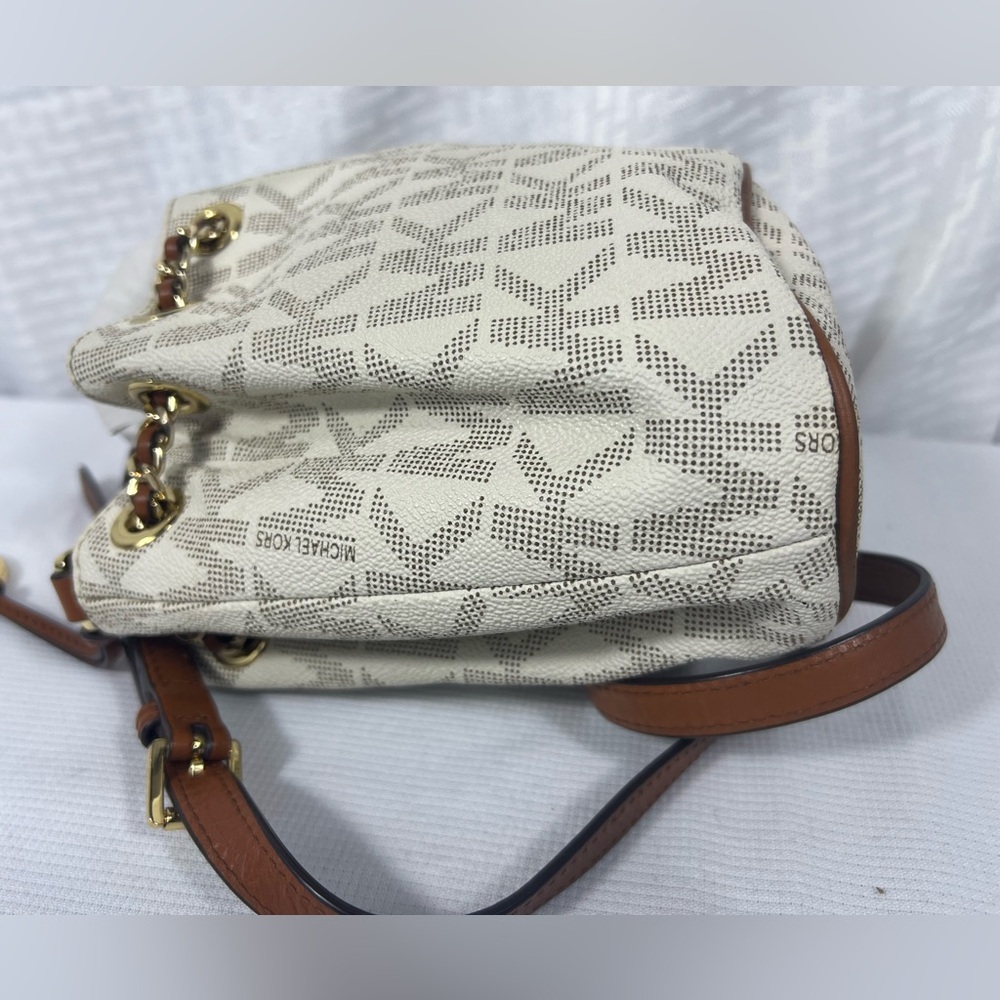 4244: Michael Kors Frankie Signature MK Bucket Bag Vanilla Acorn - Picture 7 of 13